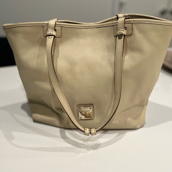 Beige Dooney and Bourke tote bag - Picture 1 of 3